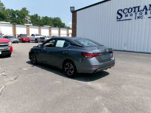 Used 2025 Nissan Sentra SV FWD image 8