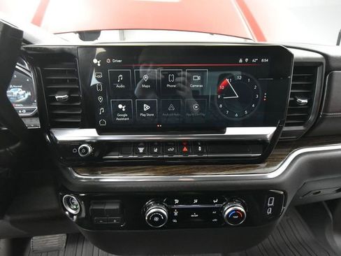 Used 2024 GMC Sierra 2500 SLE image 33