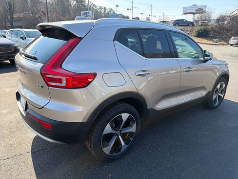 Certified 2024 Volvo XC40 B5 Plus w/ Protection Package Premier image 6