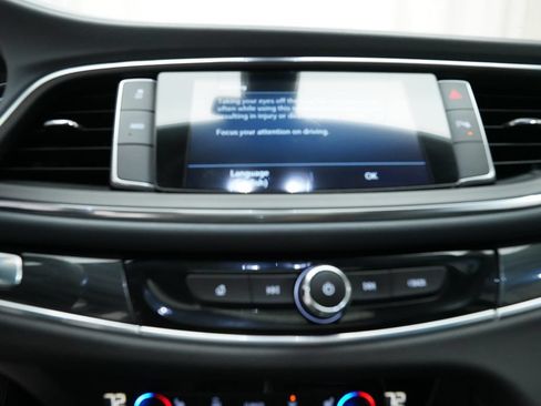 Used 2021 Buick Enclave Essence w/ Sound and Sites Package AWD/4WD image 6
