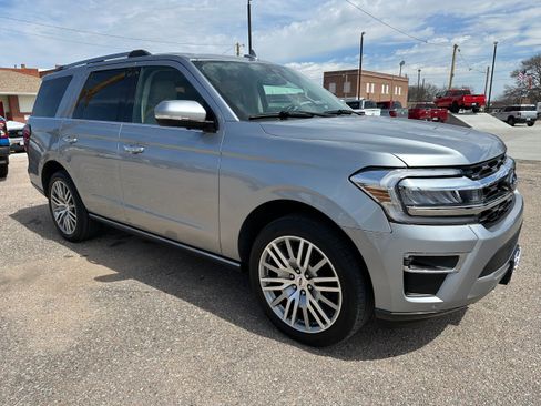 Used 2024 Ford Expedition Limited AWD/4WD image 8