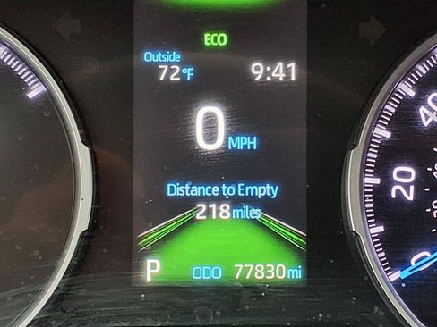 Used 2022 Toyota RAV4 LE AWD/4WD image 13