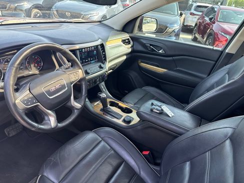 Used 2017 GMC Acadia Denali w/ Technology Package FWD image 10