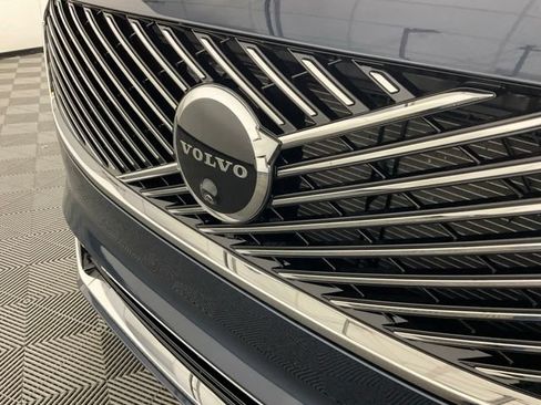 Certified 2025 Volvo XC90 B6 Ultra w/ Protection Package Premier AWD/4WD image 8