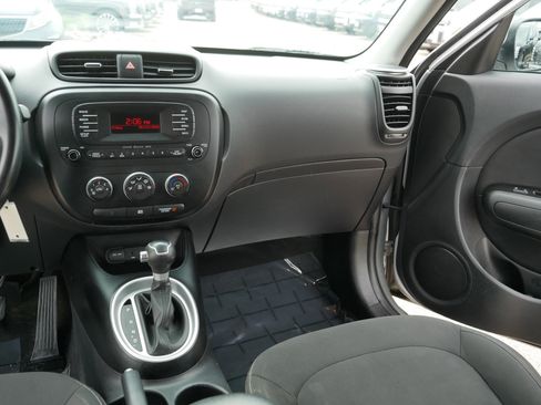 Used 2014 Kia Soul FWD image 22