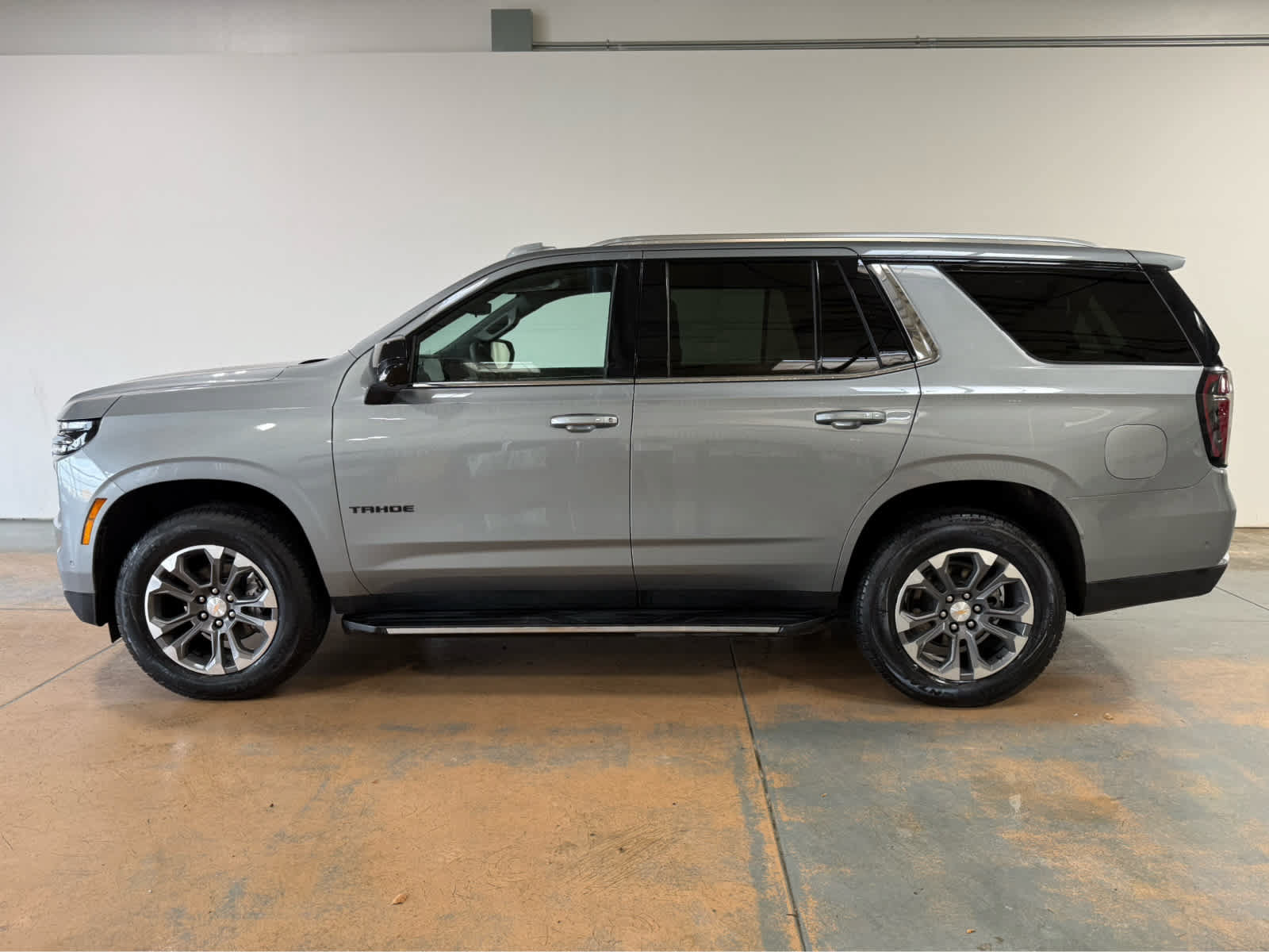 Used 2026 Chevrolet Tahoe LS w/ LPO, Dark Essentials Package AWD/4WD image 2