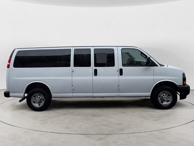 Used 2023 Chevrolet Express 3500 LS w/ Cold Climate Package RWD image 4