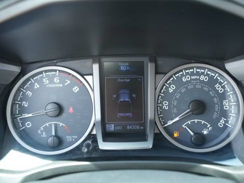 Used 2019 Toyota Tacoma SR5 RWD image 28