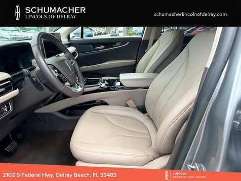 Used 2023 Lincoln Nautilus FWD w/ Premium Package image 11