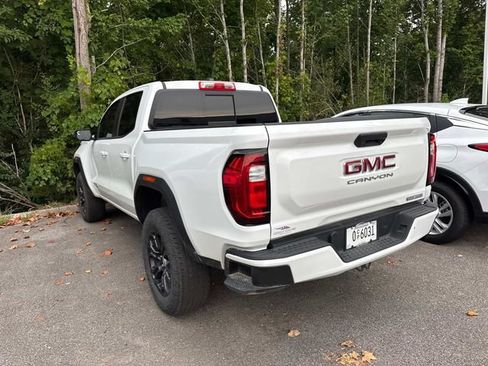 Used 2024 GMC Canyon Elevation w/ Convenience Package RWD image 9
