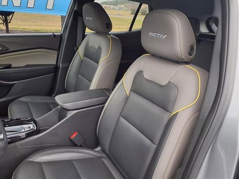 Used 2025 Chevrolet Trax ACTIV w/ Driver Confidence Package image 12