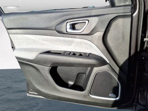 Used 2023 Jeep Compass Latitude w/ Sun and Sound Group image 27