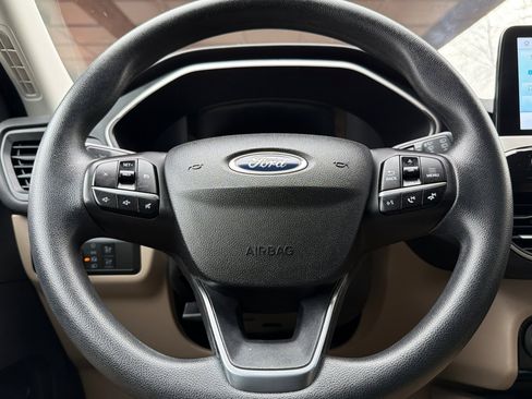 Used 2022 Ford Escape SE image 23