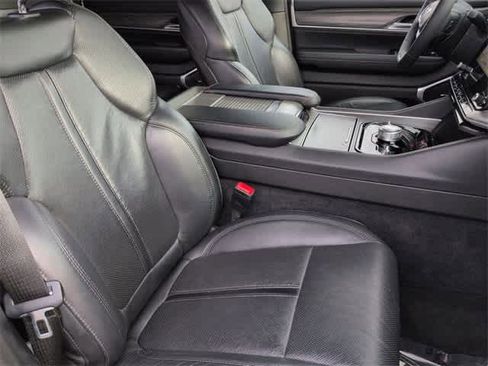 Used 2024 Jeep Wagoneer Series III image 22