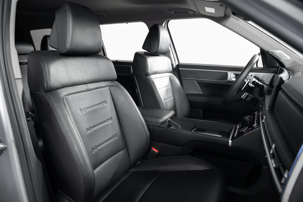 Certified 2024 Hyundai Santa Fe Limited FWD image 24