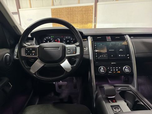 Used 2021 Land Rover Discovery S image 29