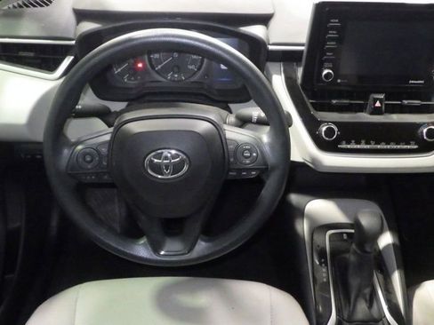 Used 2022 Toyota Corolla L w/ Carpet Mat Package (TMS) image 9