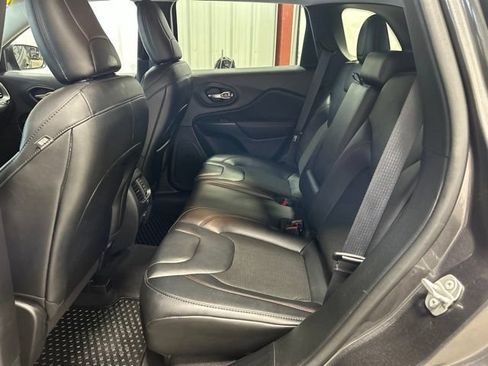 Used 2022 Jeep Cherokee Trailhawk w/ Sound & Nav Group AWD/4WD image 16