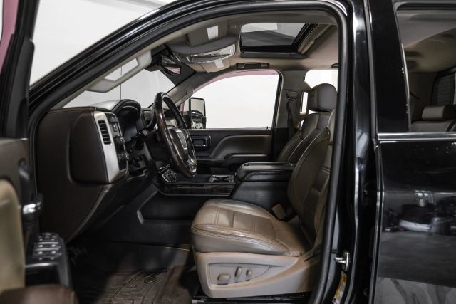 Used 2015 GMC Sierra 2500 Denali w/ Duramax Plus Package AWD/4WD image 5