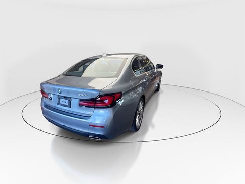 Used 2021 BMW 530i xDrive w/ Premium Package image 8