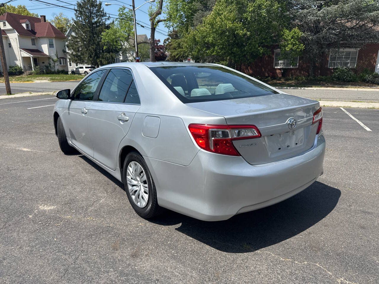 Used 2014 Toyota Camry FWD image 3