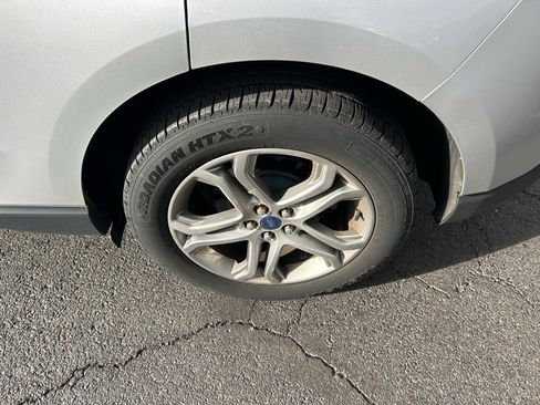 Used 2015 Ford Edge Titanium w/ Technology Package image 10