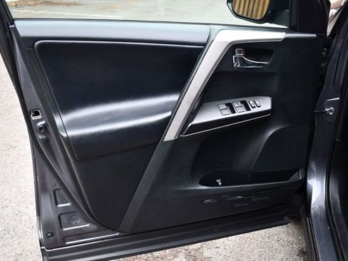 Used 2018 Toyota RAV4 XLE w/ Plus Extra Value Package image 36