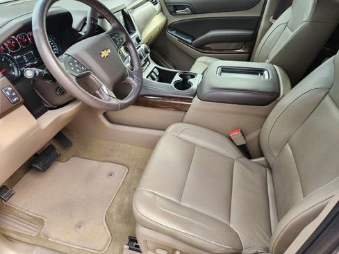 Used 2018 Chevrolet Tahoe LT w/ Luxury Package image 4