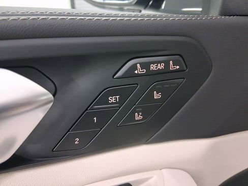 New 2026 BMW X7 M60i w/ Executive Package image 20