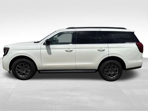 Used 2025 Ford Expedition Active RWD image 6