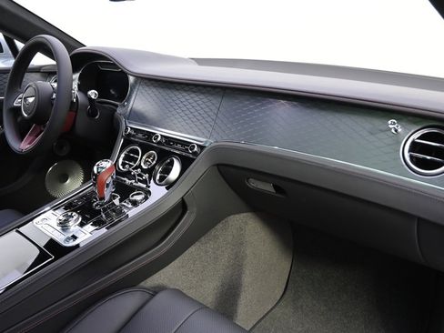 Used 2024 Bentley Continental GT image 15