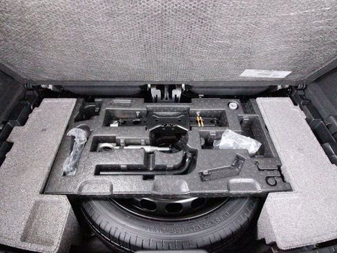 Certified 2025 Volvo XC90 B6 Plus w/ Protection Package Premier image 35