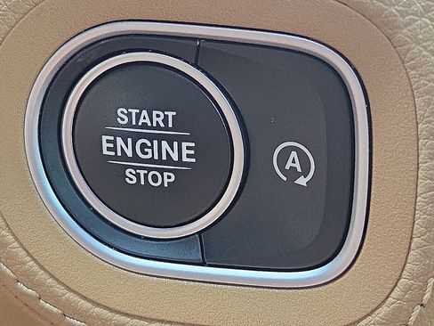 Used 2024 Mercedes-Benz GLE 350 4MATIC image 11