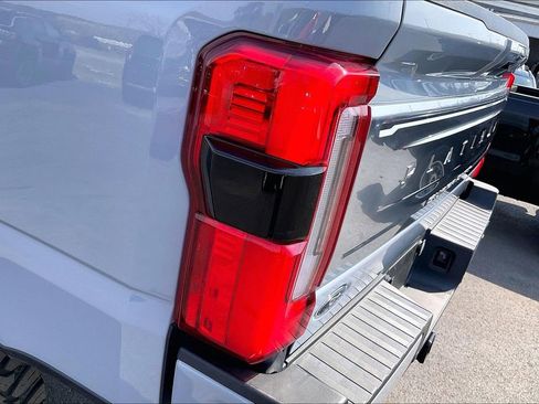 Used 2024 Ford F250 Platinum image 26
