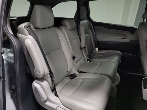 Used 2023 Honda Odyssey Touring image 23