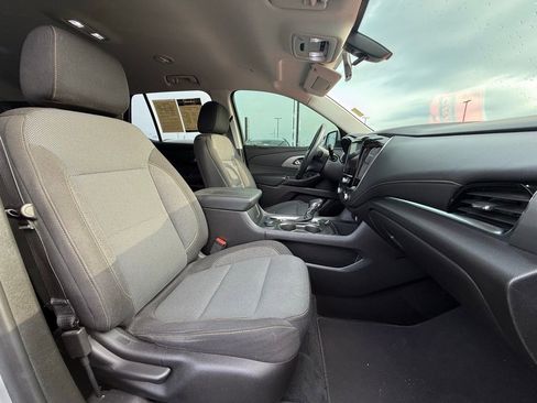 Used 2021 Chevrolet Traverse LT FWD image 29