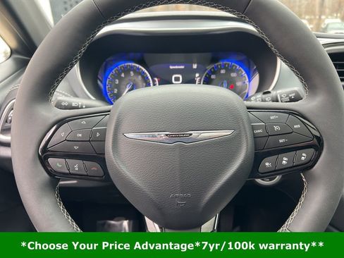 Certified 2025 Chrysler Pacifica Limited image 61