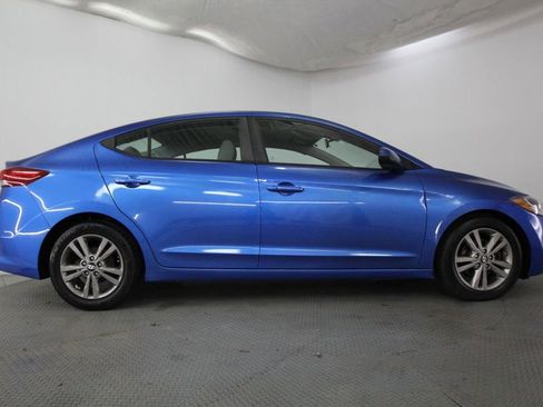 Used 2017 Hyundai Elantra SE w/ SE A/T Tech Package 03 FWD image 5