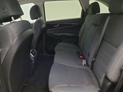 Used 2017 Kia Sorento L FWD image 18