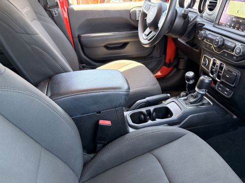 Used 2023 Jeep Wrangler Unlimited Sahara AWD/4WD image 11
