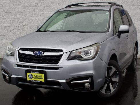 Used 2017 Subaru Forester 2.5i Limited AWD/4WD image 3