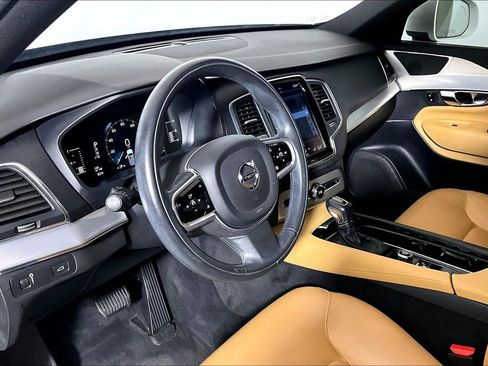 Used 2018 Volvo XC90 T5 Momentum w/ Convenience Package image 10