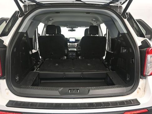 Used 2021 Ford Explorer XLT w/ Equipment Group 202A RWD image 9