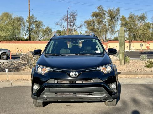 Used 2018 Toyota RAV4 XLE image 8