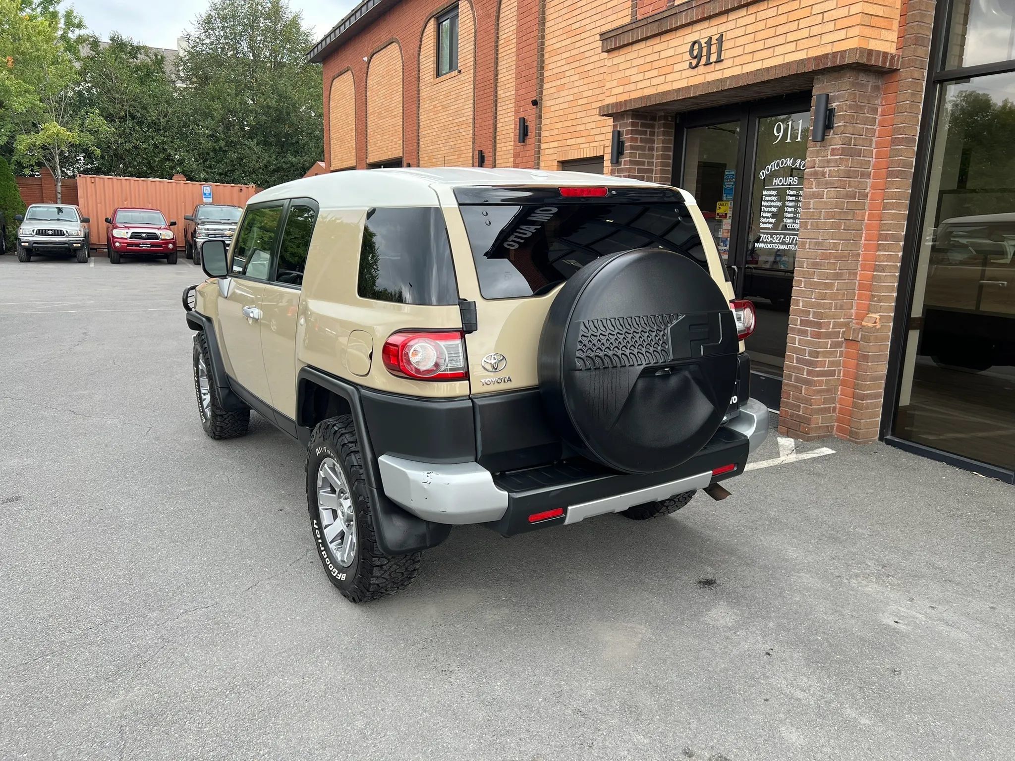 Used 2014 Toyota FJ Cruiser 4WD w/ Convenience Package image 5