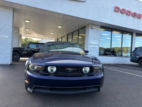 Used 2011 Ford Mustang GT Premium RWD image 3