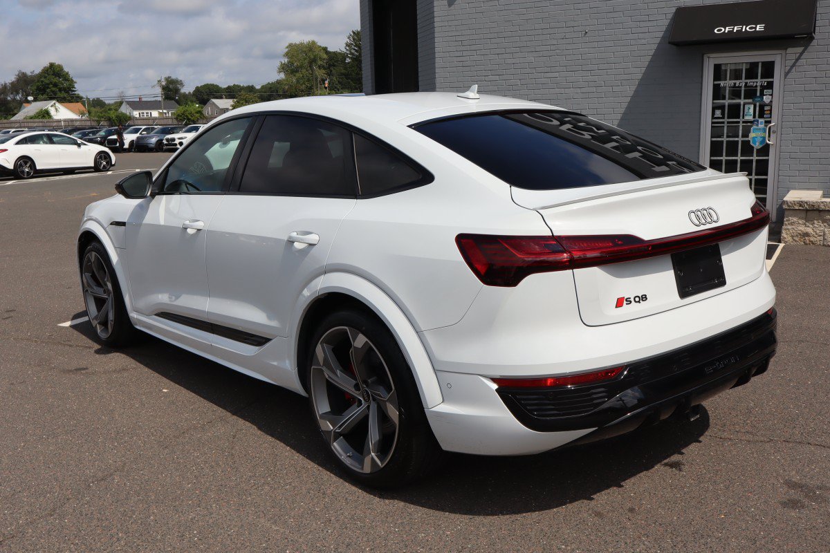 Used 2024 Audi SQ8 e-tron Prestige w/ Prestige Package AWD/4WD image 8