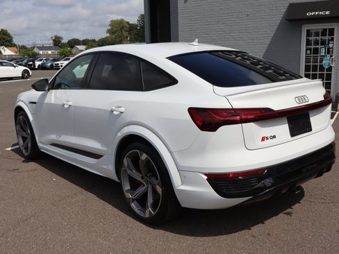Used 2024 Audi SQ8 e-tron Prestige w/ Prestige Package AWD/4WD image 8