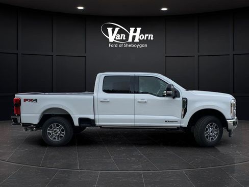 New 2026 Ford F250 Lariat w/ FX4 Off-Road Package image 2
