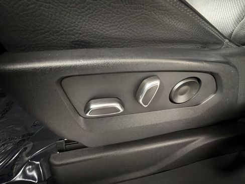 Used 2022 GMC Yukon Denali w/ Denali Premium Package image 14